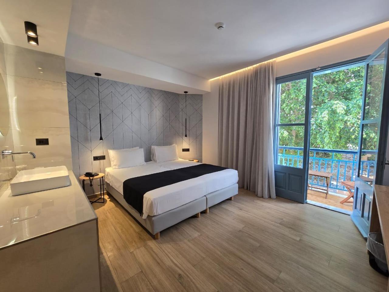 Nireus Hotel 시미 외부 사진